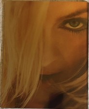 Livro da turnê Madonna Drowned World Tour 2001 ótima qualidade da coleção pessoal comprar usado Livro da turnê Madonna Drowned World Tour 2001 ótima qualidade da coleção pessoal comprar usado  Enviando para Brazil