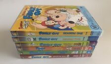 Family Guy: The Whole Freakin’ Lote DVD Box Set, Temporadas 1–6 Conjunto Completo de 18 Discos comprar usado Family Guy: The Whole Freakin’ Lote DVD Box Set, Temporadas 1–6 Conjunto Completo de 18 Discos comprar usado  Enviando para Brazil