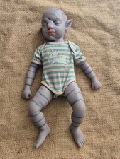 Poupée bébé avatar usato  Spedire a Italy