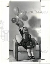 Vestido de festa infantil 1982 Press Photo - cvb08733 comprar usado  Enviando para Brazil