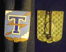 Insigne militaire base d'occasion Insigne militaire base d'occasion  Meung-sur-Loire