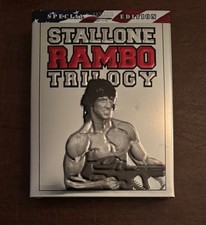Rambo Trilogy (DVD, 2002, 4-Disc Set, Special Edition) Metal Tin Jacket Cover comprar usado Rambo Trilogy (DVD, 2002, 4-Disc Set, Special Edition) Metal Tin Jacket Cover comprar usado  Enviando para Brazil