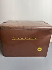 Vintage 1950 Sexton STAKOOL Ferrugem Vermelho Metal Cooler Baú de Gelo comprar usado  Enviando para Brazil