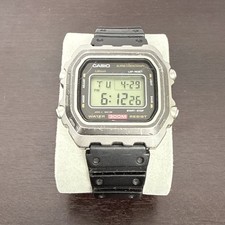 Orologio polso lcd usato  Spedire a Italy