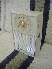 Rádio RCA 3RH10 AM recapitulado reparado funciona excelente vintage comprar usado Rádio RCA 3RH10 AM recapitulado reparado funciona excelente vintage comprar usado  Enviando para Brazil