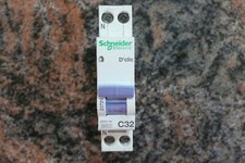 Disjoncteur modulaire 32a d'occasion  France