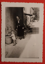 Photo Foto Donna Abuela Y Niño Patio Macetas Y Bancos 1930-40 C. (F 25) comprar usado  Enviando para Brazil