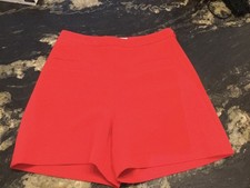 Superbe short rouge d'occasion Superbe short rouge d'occasion  Cannes