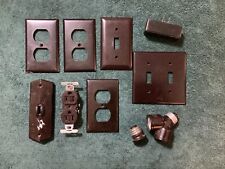 Lote misto VINTAGE marrom BAQUELITE adaptadores de soquete plug-in e placas de interruptor de tomada, usado comprar usado  Enviando para Brazil