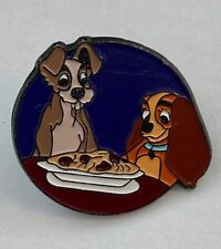 Broche Disney Sedesma Lady And The Tramp sentado com tigela de macarrão (A3) comprar usado  Enviando para Brazil
