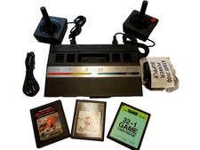 CONSOLE JÚNIOR ATARI 2600 2 x NOVOS JOYSTICKS 3 x CARRINHOS DE JOGO *TESTADO FUNCIONA BEM* comprar usado CONSOLE JÚNIOR ATARI 2600 2 x NOVOS JOYSTICKS 3 x CARRINHOS DE JOGO *TESTADO FUNCIONA BEM* comprar usado  Enviando para Brazil