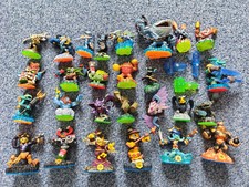 Figurine skylanders ecc usato  Spedire a Italy