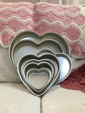 Assadeiras vintage Wilton 7 peças em forma de coração comprar usado Assadeiras vintage Wilton 7 peças em forma de coração comprar usado  Enviando para Brazil