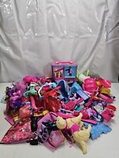 gran lote de ropa Barbie zapatos y accesorios segunda mano  Embacar hacia Mexico