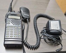Usado, Transceptor portátil Icom IC-W32A banda dupla UHF/VHF. Cabo de alimentação sem base de carregamento comprar usado  Enviando para Brazil