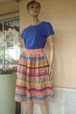 Jupe originale multicolor d'occasion Jupe originale multicolor d'occasion  Villeneuve-Loubet