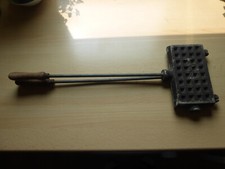 Antikes waffeleisen 1900 gebraucht kaufen  Wöllstadt