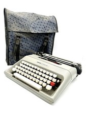 Macchina scrivere portatile usato  Roncofreddo