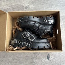 New rock platform for sale  LINCOLN