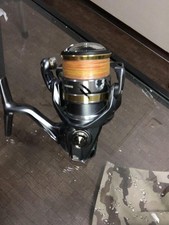 A marca de molinete de pesca é provavelmente Shimano. comprar usado  Enviando para Brazil