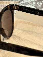 Lunettes soleil femme d'occasion  Solliès-Pont