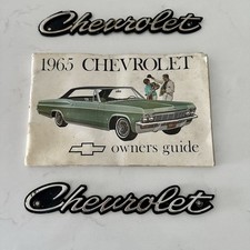 1965 Impala Chevrolet Owners Manual e 2 Qtd Grelha Script Emblemas Lote Origem comprar usado  Enviando para Brazil