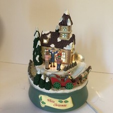 Caixa de música vintage iluminada de Natal toca Natal branco.  Cerâmica., usado comprar usado  Enviando para Brazil
