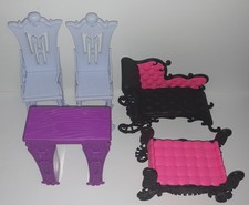 Monster High Boneca Móveis Freaky Fusion Catacumbas Castelo Sofá Banco Diversos, usado comprar usado  Enviando para Brazil