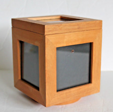 CUBO DE IMAGEM ROTATIVO de madeira loira 4,5 x 4,5 x 5,5 - comporta cinco fotos de 3 x 3, usado comprar usado  Enviando para Brazil