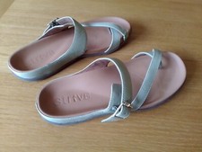 Strive women toe for sale  HASSOCKS