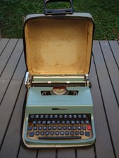 Olivetti lettera machine d'occasion Olivetti lettera machine d'occasion  Quissac