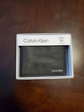 Carteira BIFOLD CALVIN KLEIN Masculina Couro Genuíno Valet RFID ~ PRETA, usado comprar usado Carteira BIFOLD CALVIN KLEIN Masculina Couro Genuíno Valet RFID ~ PRETA, usado comprar usado  Enviando para Brazil