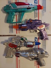 Pistola espacial armas de brinquedo com luzes sons força gatilho alimentada por bateria: USADA @@ comprar usado  Enviando para Brazil