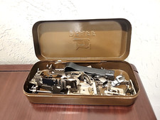 Caixa de metal marrom vintage Pfaff com acessórios e peças para máquinas de costura comprar usado  Enviando para Brazil