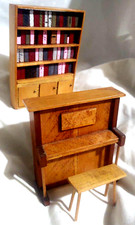1" Casa de Bonecas Móveis em Miniatura Antigo Piano de Madeira com Banco Prateleiras de Livros Estante comprar usado  Enviando para Brazil