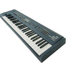 Synthétiseur numérique korg d'occasion  Noyant
