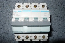 Hager nfn432 disjoncteur d'occasion Hager nfn432 disjoncteur d'occasion  Barr