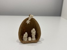 Crèche noyer 5cm. d'occasion  Expédié en France