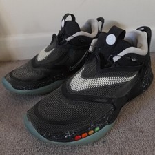 Size 9.5 nike for sale  LEATHERHEAD
