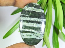 62Cts. Natürlicher grüner Schweizer Opal Kristall Oval Cabochon Edelstein 24X... comprar usado  Enviando para Brazil