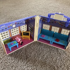 Peppa pig school for sale  Alburnett
