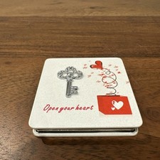 Usado, Espelho quadrado de maquiagem de bolso dobrável Open Your Heart raro comprar usado  Enviando para Brazil