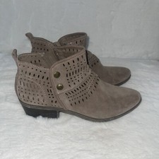 Bare traps ankle for sale  Richmond Hill