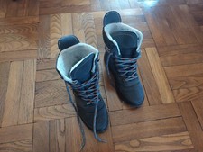 Scarponcini trekking usato  Boves