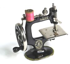 Antique Singer Sewing Machine, Hand Crank. Good condition comprar usado  Enviando para Brazil