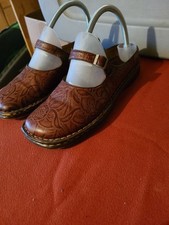 Born women leather for sale  Mcloud