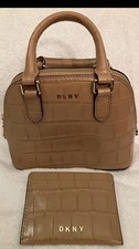 Dkny damenhandtasche umhänget gebraucht kaufen Dkny damenhandtasche umhänget gebraucht kaufen  Bottrop