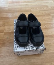 Girls clark shoes for sale  LUTON