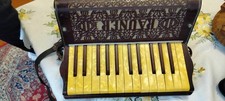 Antica fisarmonica weltmeister usato Antica fisarmonica weltmeister usato  Asti