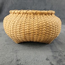 Cesta estilo shaker cabeça de gato 12" diâmetro feita à mão assinada comprar usado Cesta estilo shaker cabeça de gato 12" diâmetro feita à mão assinada comprar usado  Enviando para Brazil